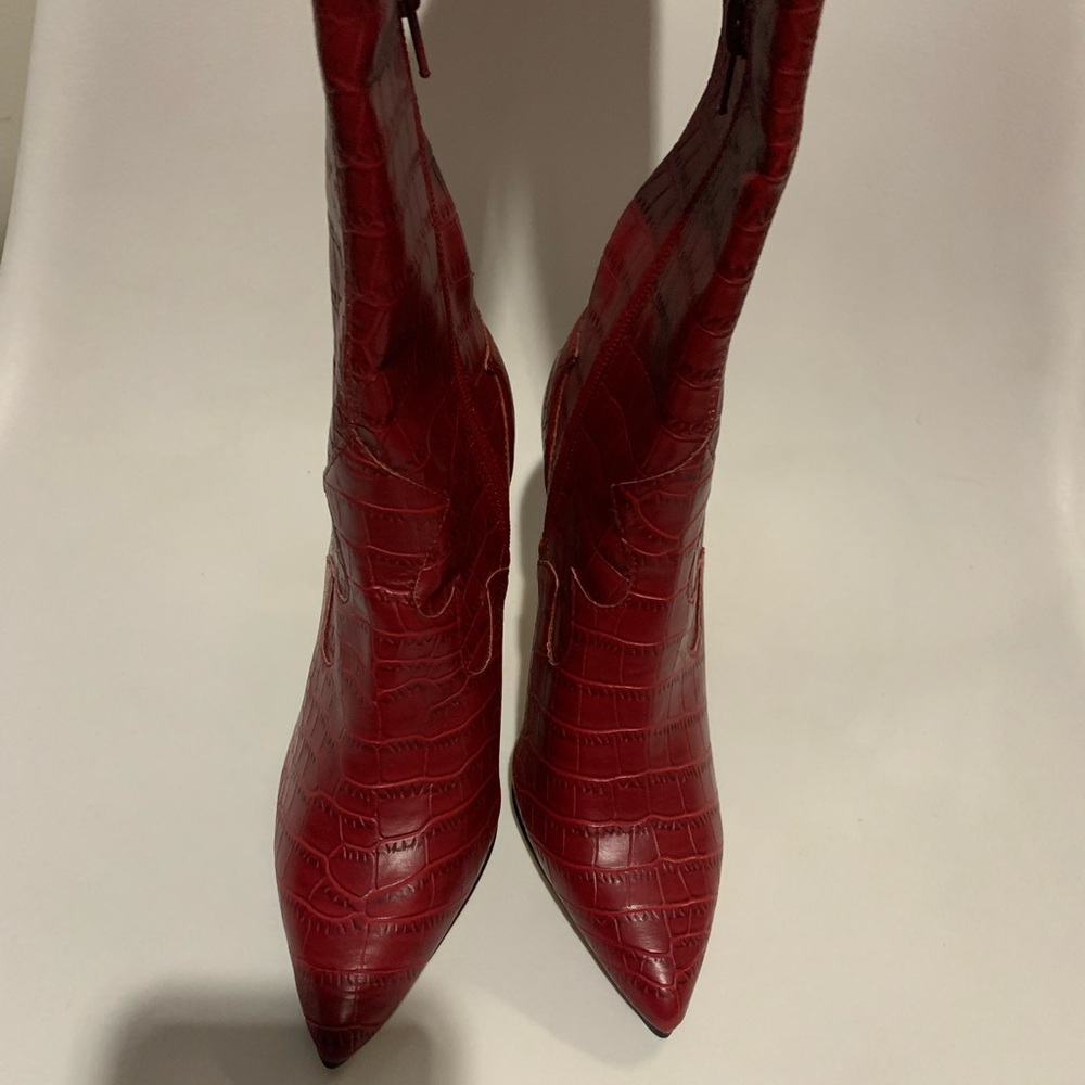 Brand new GUESS snake skin thigh high boots